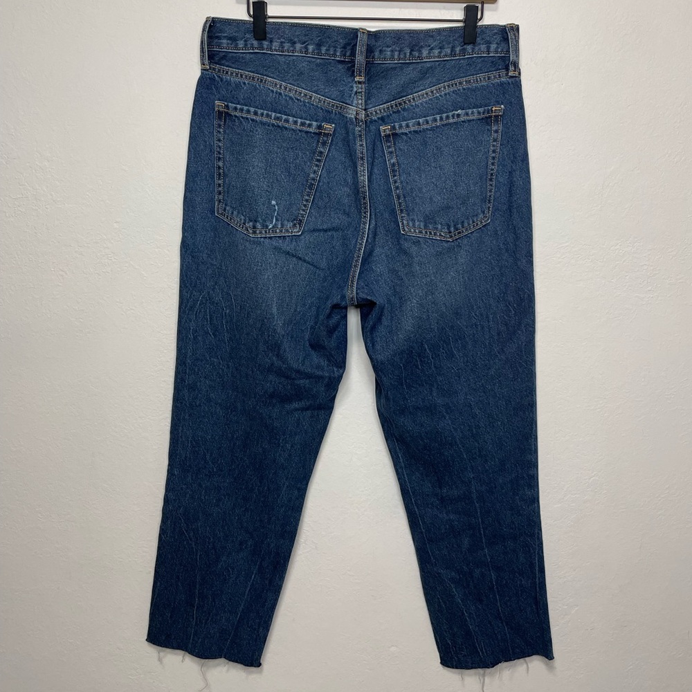 Old Navy Extra High Rise Sky Hi Straight Distressed Jeans - Picture 6 of 14